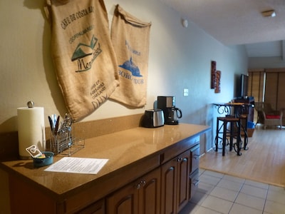 Reviews Say CLEAN, LIKE HOME! Beach Gear! Free WiFi/Parking! Great Beach Nearby!