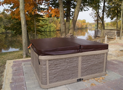 Cedar Bend Cabin with 6 person hot tub!!