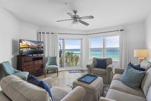 Maravilla living room