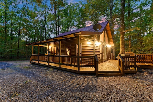 Oakridge Honeymoon Cabin