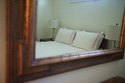 3 bedroom, 3.5 bath Kitsilano Luxury Custom Build  -  sleeps 6+
