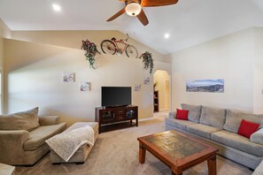 Step in, feel at home – this living room is all about creating a space for connection and comfort.