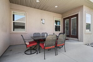 Comfortable chairs at this 6 seat patio table