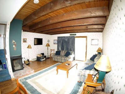 edgemont 3 bedrooms wood fireplace updated baths ski home on shuttle sleeps 8