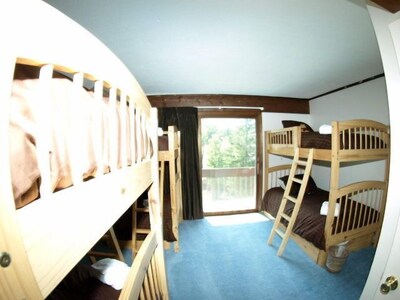 edgemont 3 bedrooms wood fireplace updated baths ski home on shuttle sleeps 8