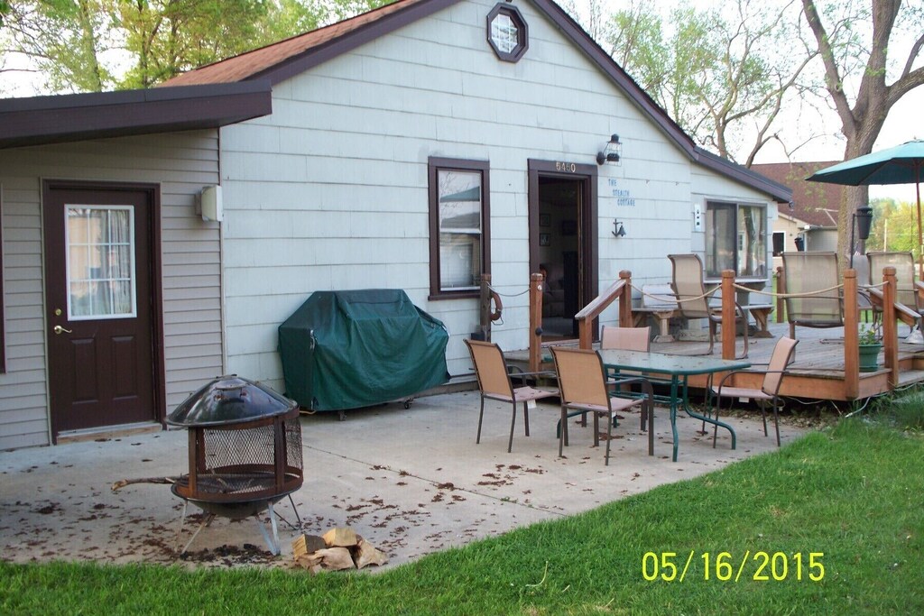 The Stealth Cottage On Paw Paw Lake Beautiful Summer And Fall 2020 Available Paw Paw Lake
