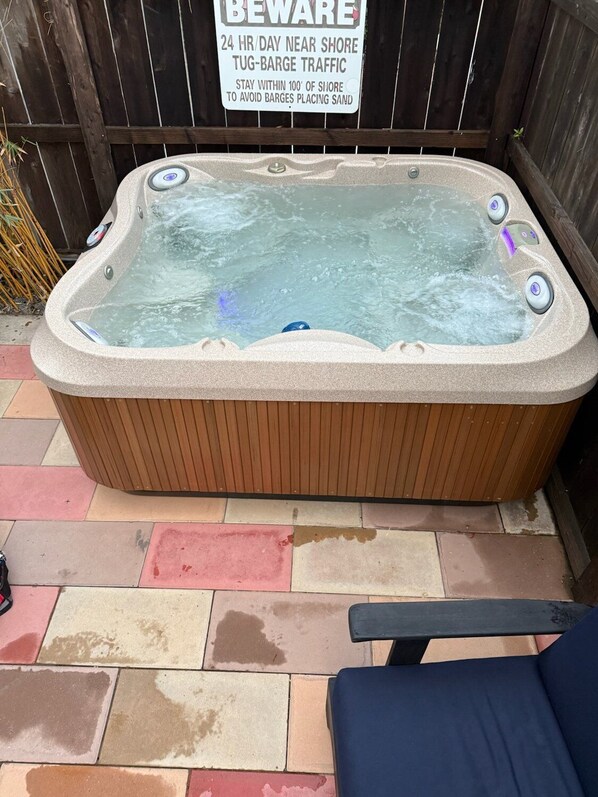 Bain à remous extérieur