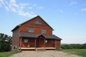 You can see the tops of the trees behind the cabin and Sioux Falls behind right.