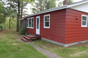 front (faces lake)