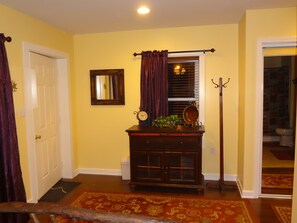 Office area in Aspen, desk surface, and wifi ready.