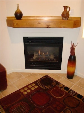 Beautiful gas fireplace!