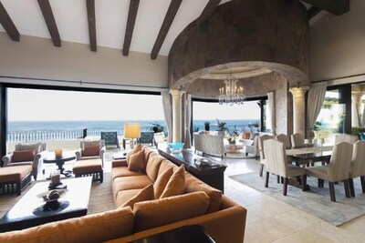Villa La Estancia - frente al mar 8,000 Sq. Pie. 4br Penthouse