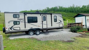 Bunkhouse RV Sleeps 4.  Queen bedroom and 2 bunkbeds
