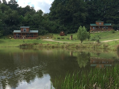 'It's Time To Unwine' HOT TUB, waterfront and viewing the BlueRidge Parkway