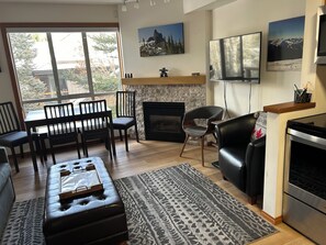 Gas fireplace