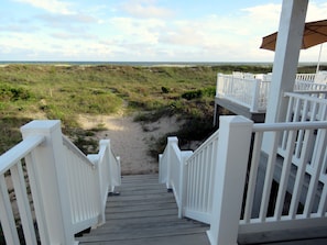 Steps to walkway to beach