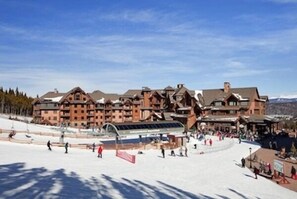 Independence Lift Steps from the Grand Lodge. Sleep, Eat, Ski, Repeat.