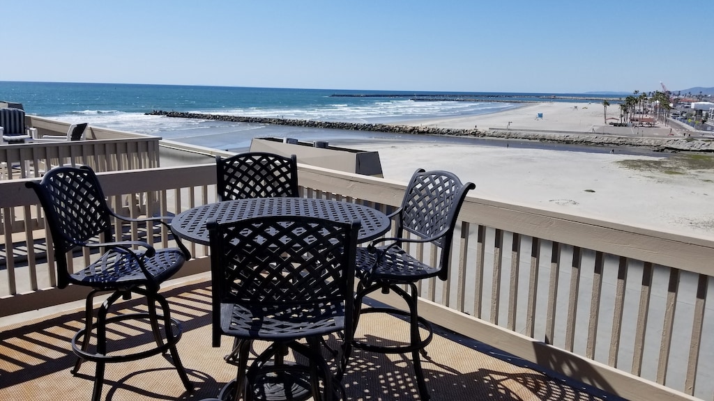 Breathtaking Ocean View Penthouse With Spacious Patio E 305 Townsite