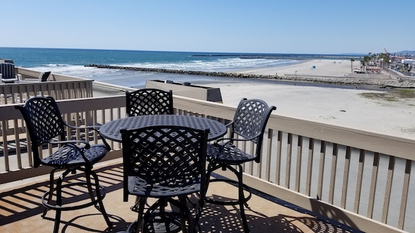 Spacious Penthouse Patio
