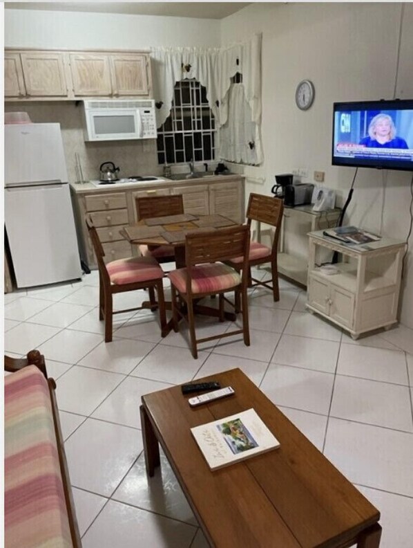 Kitchenette, Dining and Living area