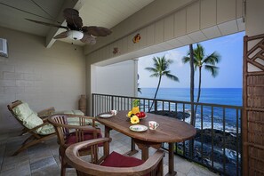 Dining on the lanai