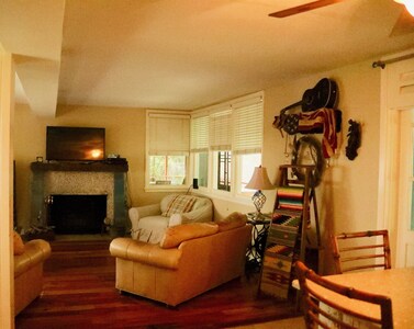 Beautiful, Family/Pet-Friendly,  East Beach Cottage