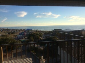 Calming beach and ocean view!