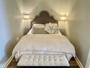 Bamboo top queen mattress. Luxury linens.