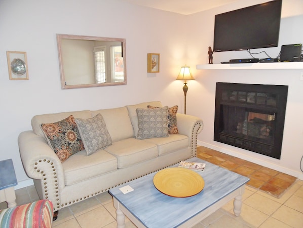 Large screen tv with spectrum tv and internet throughout