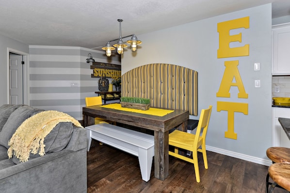 Dining Area with banquette