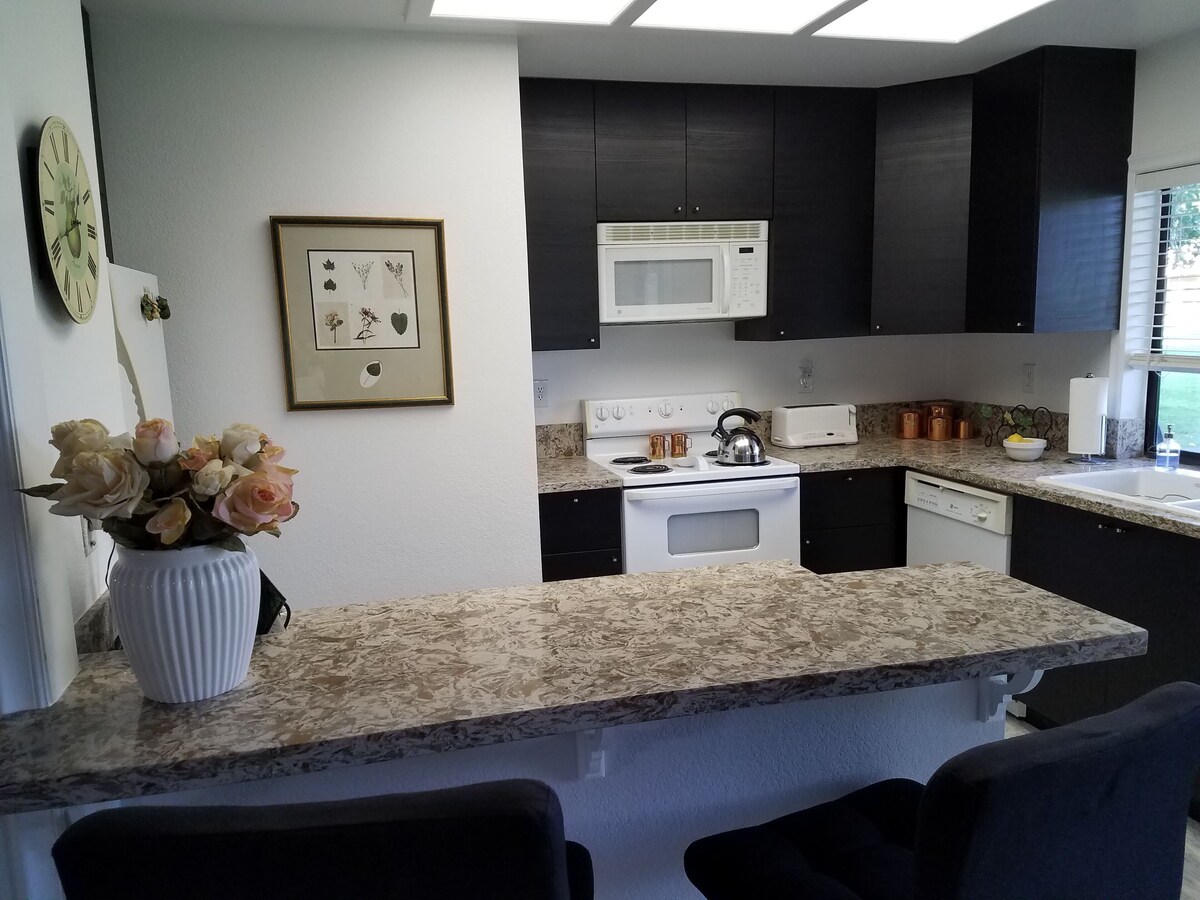Desert Princess Luxury GOLF RESORT Condo!