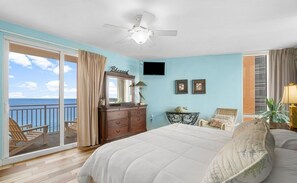 Mother-In-Law Suite, King Size Bed, Private Balcony, Incredible Beachfront Views