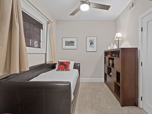 Condo 7408 - Guest Bedroom with 2 Twin Beds (trundle bed)