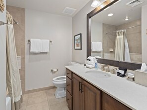 Condo 7408 - Guest Bath with Bath Tub