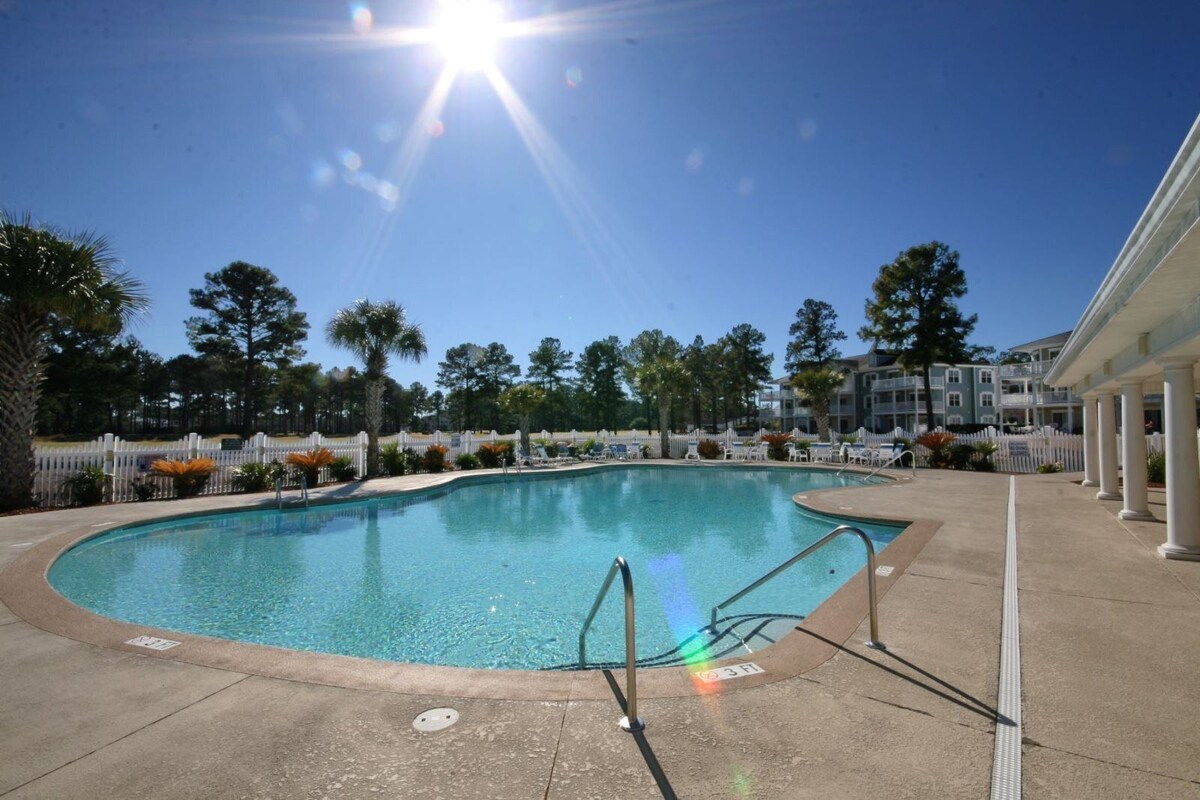 Large 2 Bedroom Condo with Lockout