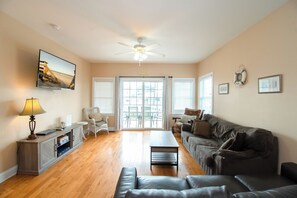 2nd floor Living Room