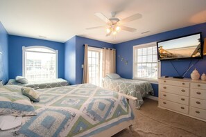 3rd floor Main Bedroom with queen bed and 2 twinn beds