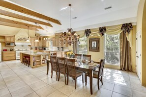 Dining Room / Kitchen
