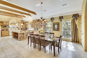 Dining Room / Kitchen
