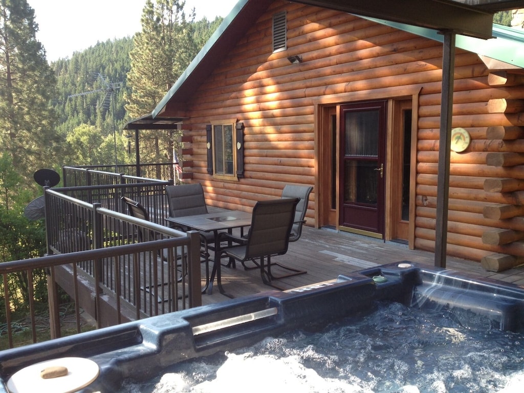 Hummingbird Hill Mountain Lodge Hot Tub Wifi Home Theater Contact Free Check In Naches