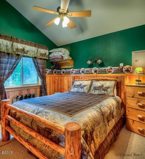 Queen Bed in Bedroom