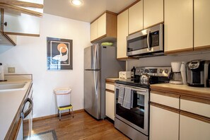 Fully Equipped Modern Stainless Steel Kitchen