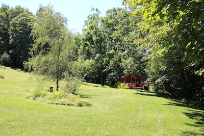 Luxurious romantic Blue Ridge Mountain retreat w/creek/pond/hiking/fishing