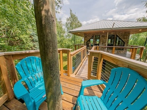 New addition: The Firetower nest. The Bridge and nest are a traditional treetop adventure construction which wobble when you walk. Fun spot to have drinks and hang out!