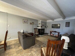 Open living area, adjacent to dining area!