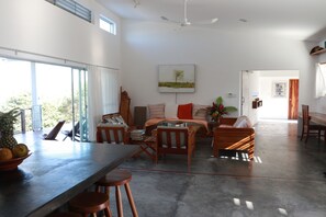 open space living & kitchen 