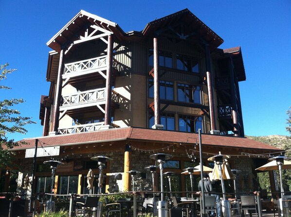 THE VILLAGE ( 2 SHORT BLOCKS AWAY)