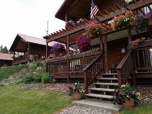 PRIVACY BETWEEN CABINS