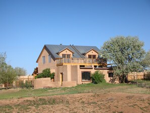 Bluebird Farm - 5 bedroom, 3 bath, 3100 sq ft on 2 acres