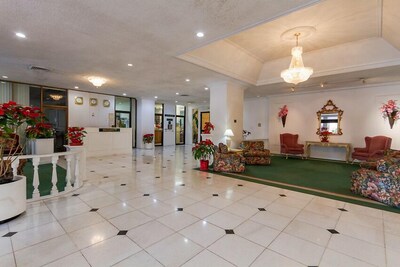 LAST MiNUTE DEAL! WAIKIKI,1BR CRN UNIT, NOT A STUDIO, FREE PKG, WIFI , CITY VIEW
